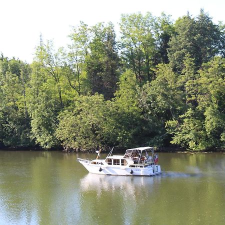 Laroche-Saint-Cydroine Calme Au Bord De L'Eau Bed & Breakfast エクステリア 写真